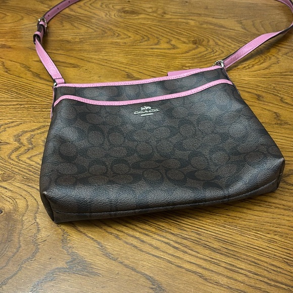 Coach Handbags - COACH Crossbody Bag